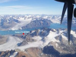 Vue aérienne du fjord Karale et localisation de notre camp